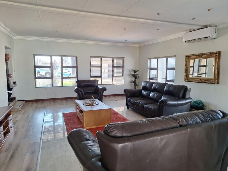 4 Bedroom Property for Sale in Flamwood North West